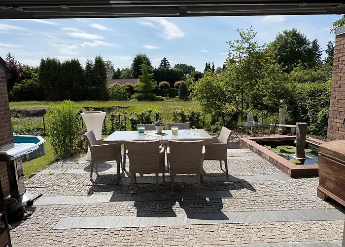 Hospedagem domiciliar Idyllisches Mit Pool Im Gruenen, Citynah *