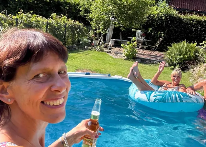 Hospedagem domiciliar Idyllisches Mit Pool Im Gruenen, Citynah